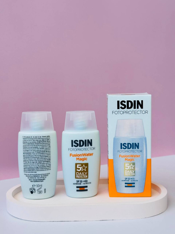 ضد آفتاب ایزدین اصل فیوژن واتر مجیک بی رنگ Isdin SPF 50