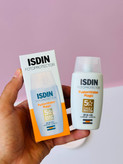 ضد آفتاب ایزدین اصل فیوژن واتر مجیک بی رنگ Isdin SPF 50